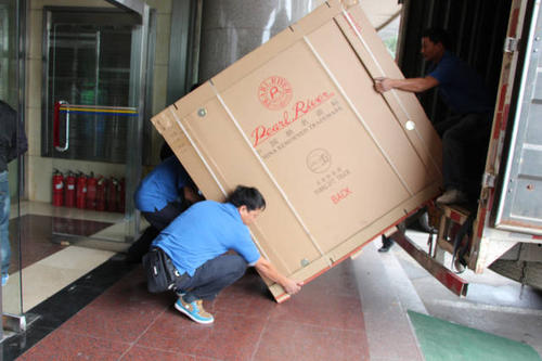 秀峰钢琴贵重工艺品无忧运